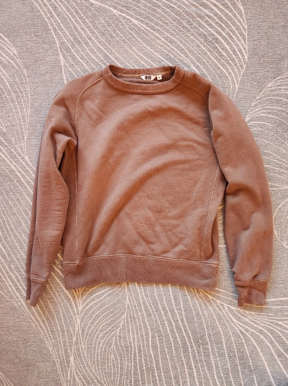 Uniqlo Crewneck Sweatshirt in Dusty Brown - Picture 2 of 4
